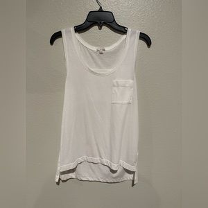 Woman’s Gap Tank Top Size Small